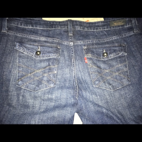 Levi Low Rise - Picture 4 of 8